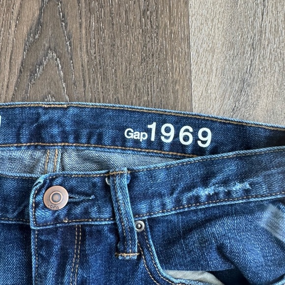 Gap Jeans, Sexy Boyfriend.  Women’s size 27/4.  Dark wash. Great used condition! - Picture 6 of 9